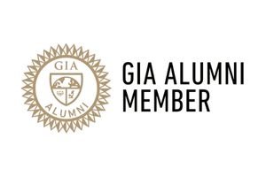 GIA Alumni Member official logo, representing graduates of the Gemological Institute of America with professional expertise in gemology.